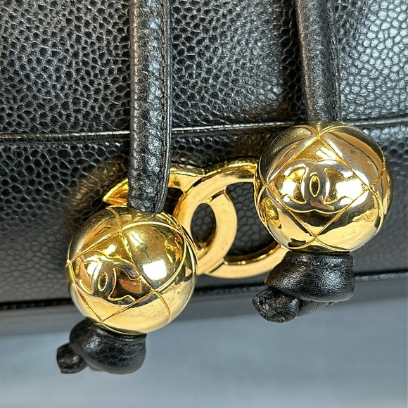 Chanel CC Black Leather Bucket Bag - Picture 4 of 16